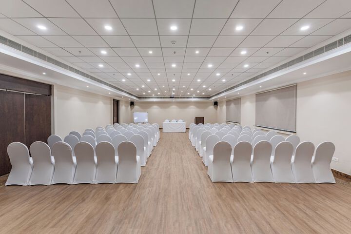 Ballroom/Hall 73 of 88