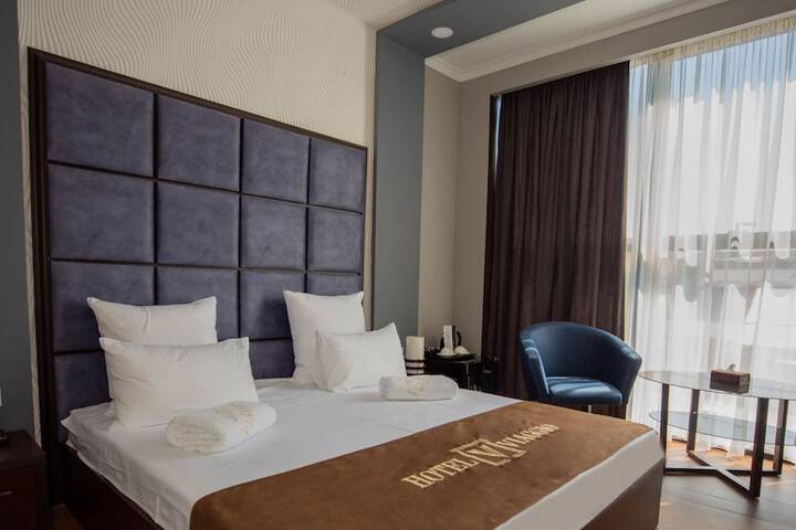 Room 42 of 75