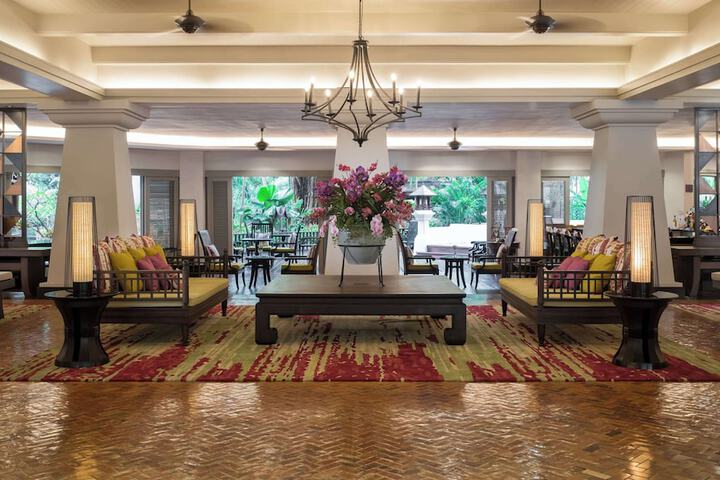 Entrance & Lobby