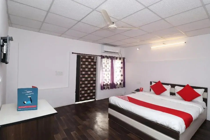Room 2 of 15