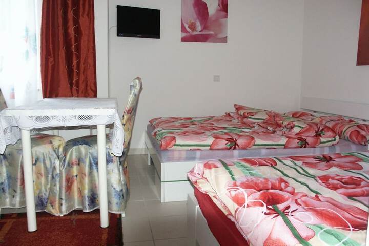 Room 5 of 37
