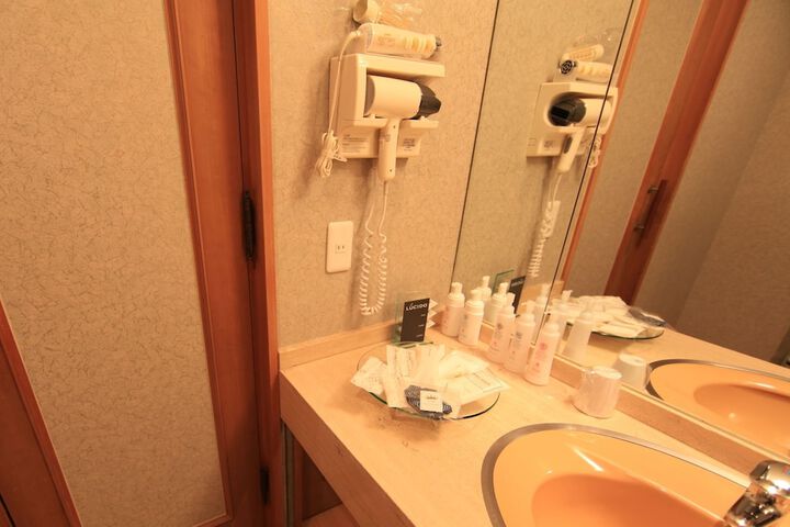 Room 13 of 14