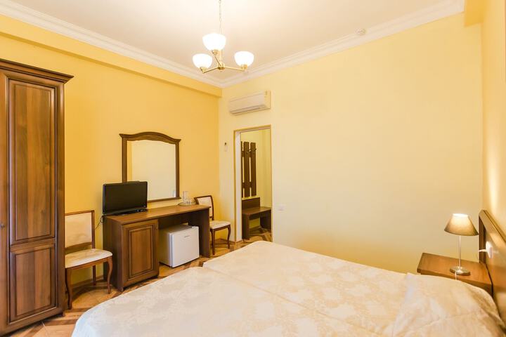 Room 22 of 50