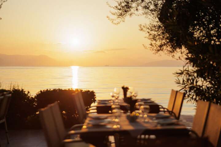 Dining 94 of 208