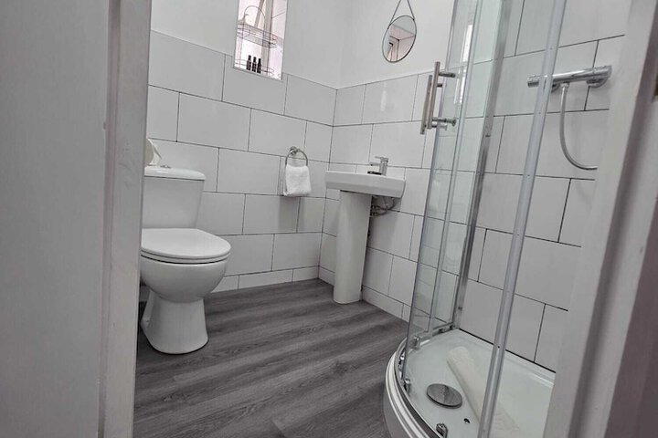 Room 70 of 93