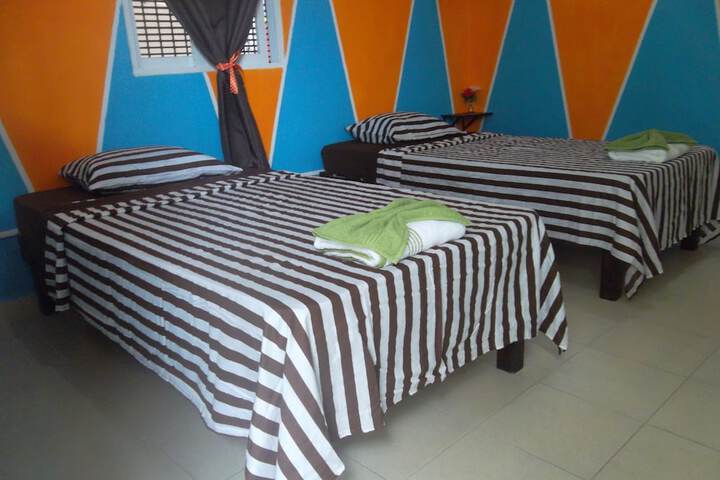 Room 2 of 68