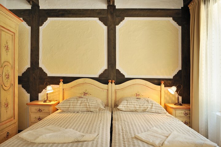 Room 3 of 45