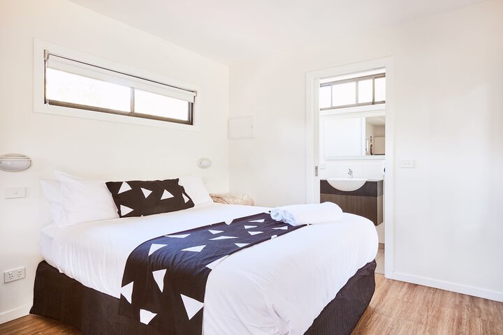 Room 6 of 74