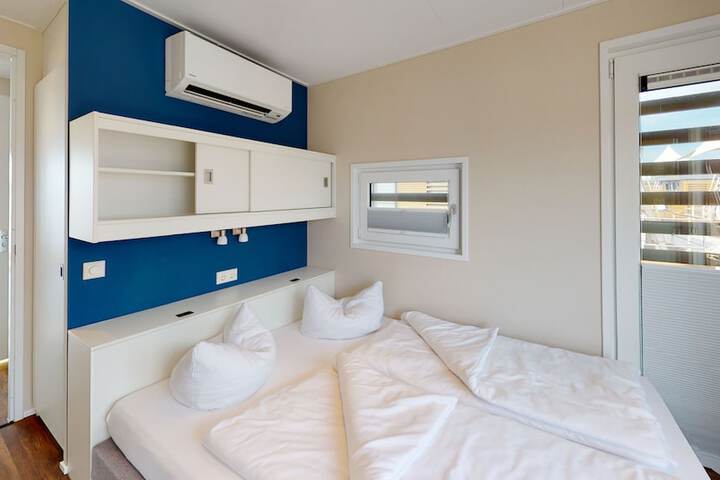 Room 15 of 68