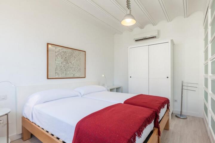 Room 4 of 5