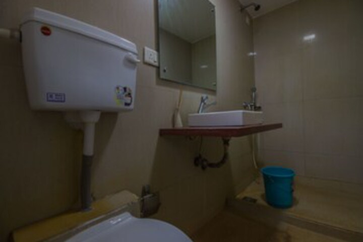Room 2 of 25
