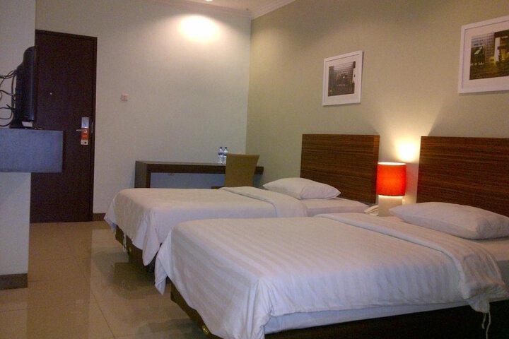 Room 18 of 37