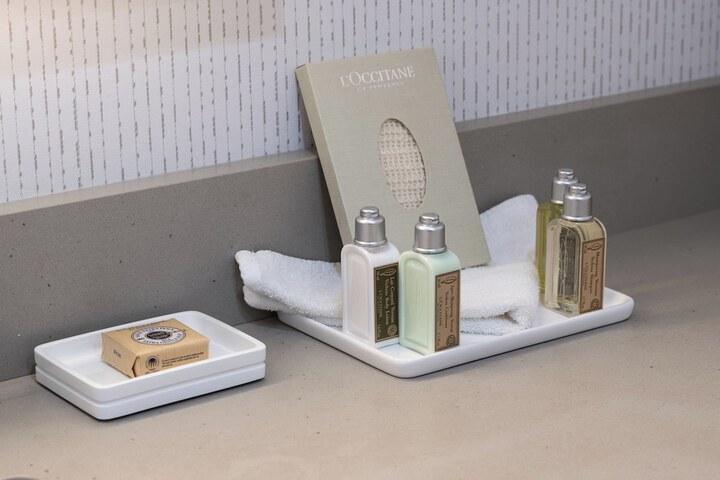 Bathroom amenities