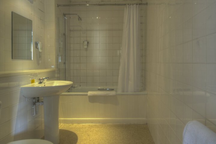 Room 15 of 37
