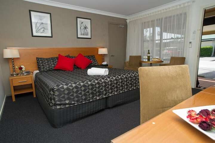 Room 9 of 18