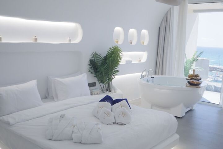 Room 6 of 32