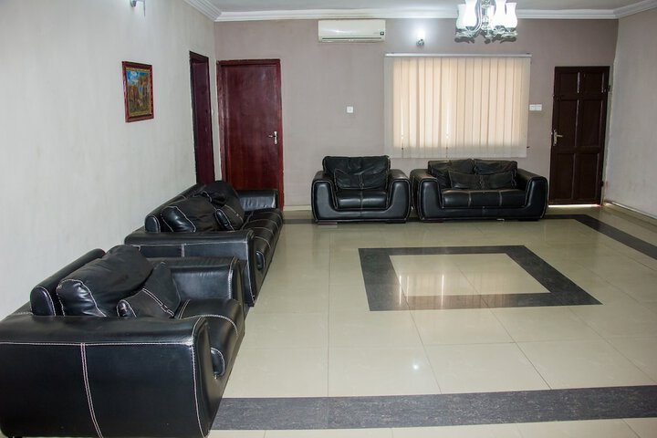 Room 13 of 21