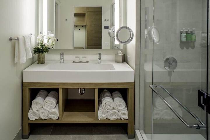 Bathroom shower