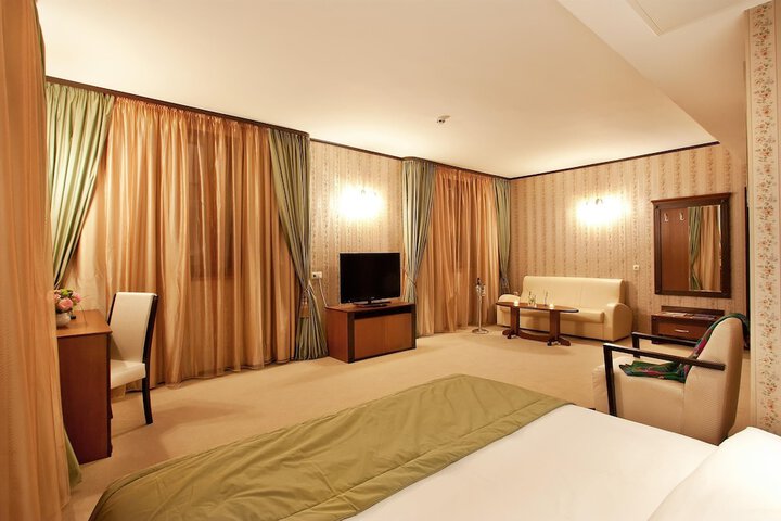 Room 25 of 51
