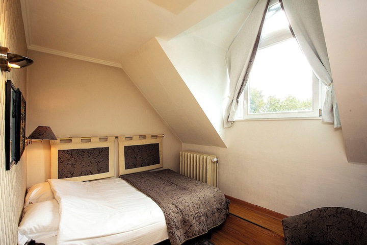 Room 33 of 58