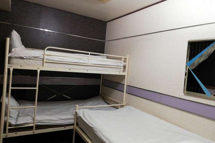 Room 7 of 66