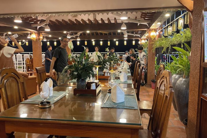 Dining 86 of 119