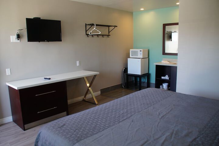 Room 3 of 27
