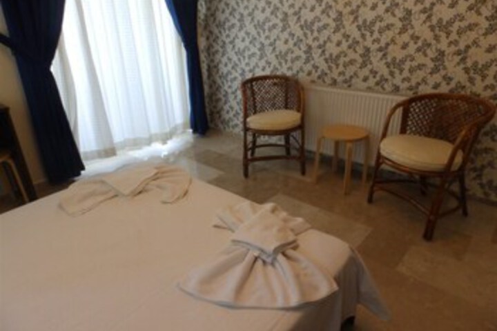 Room 28 of 66