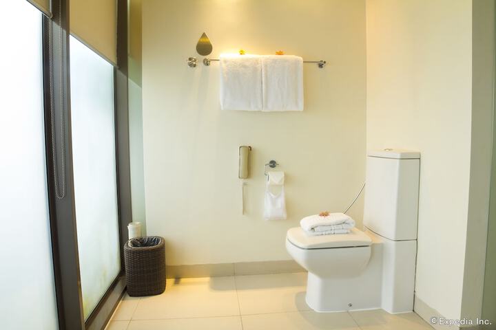 Clean Restrooms