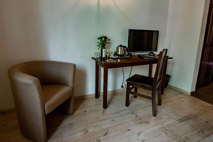 Room 5 of 40
