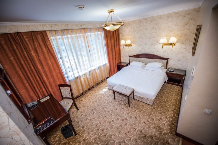 Room 5 of 87