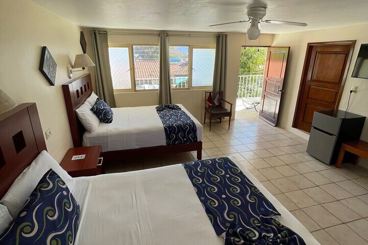 Room 4 of 37