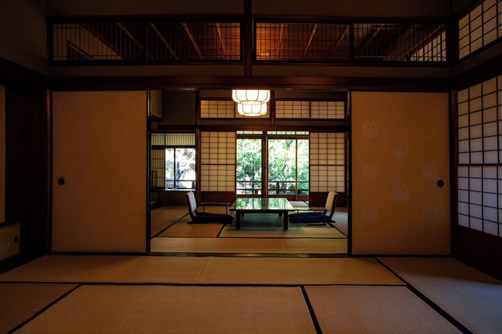Room 30 of 147