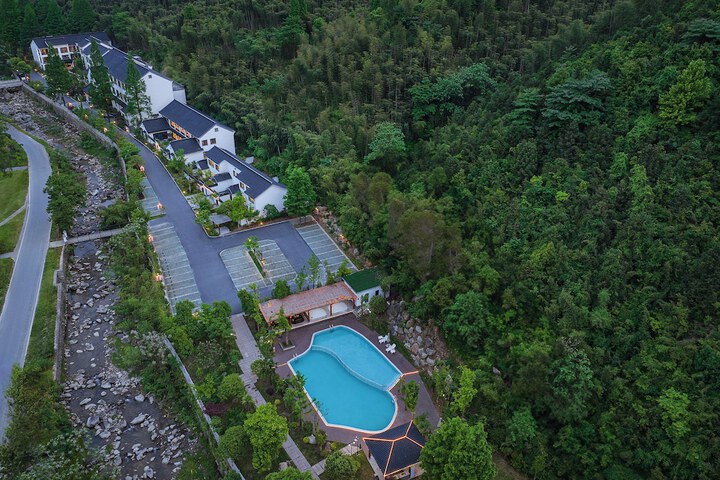 Hotel 27 of 34