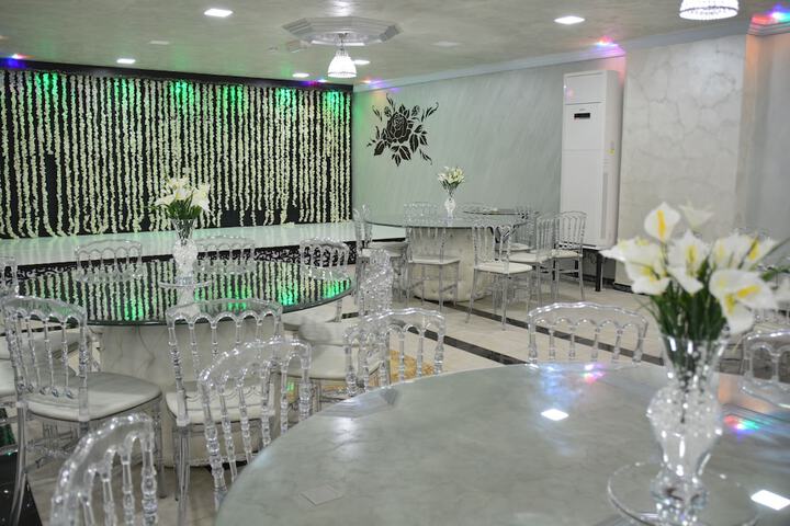 Ballroom/Hall 113 of 125