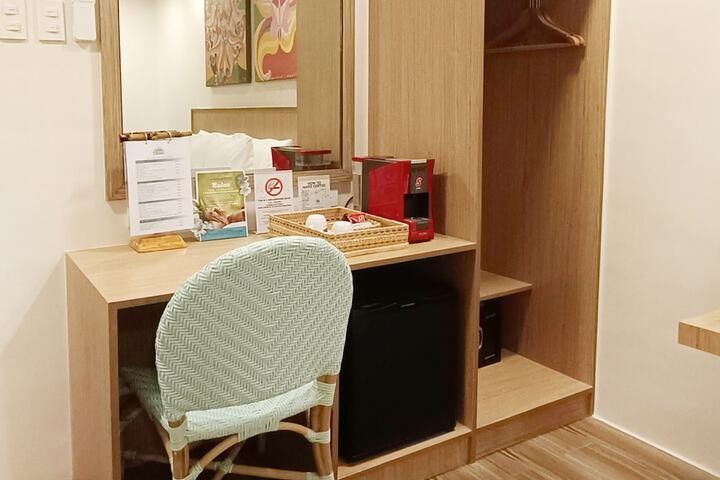 Room 13 of 49