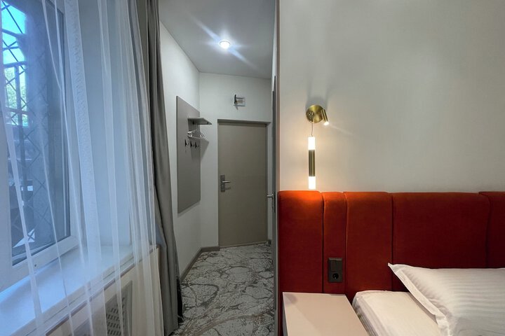 Room 38 of 127