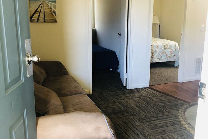 Room 12 of 25