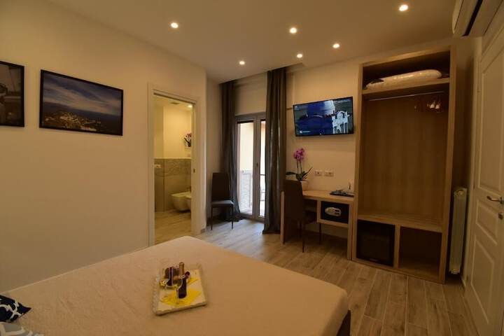 Room 12 of 25