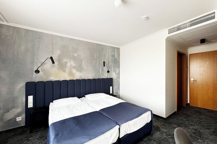 Room 21 of 108