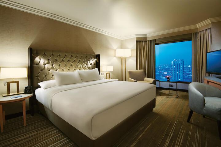 Room 48 of 243