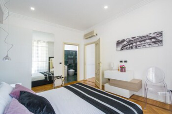 Room 9 of 19