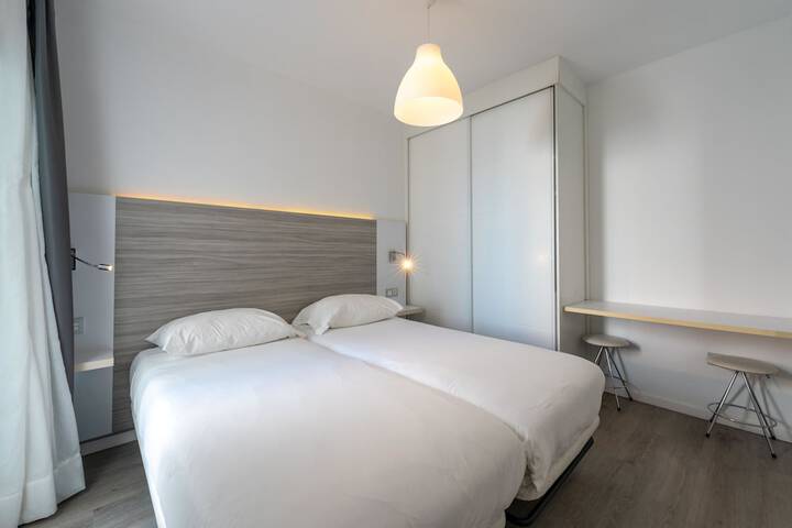 Room 32 of 202