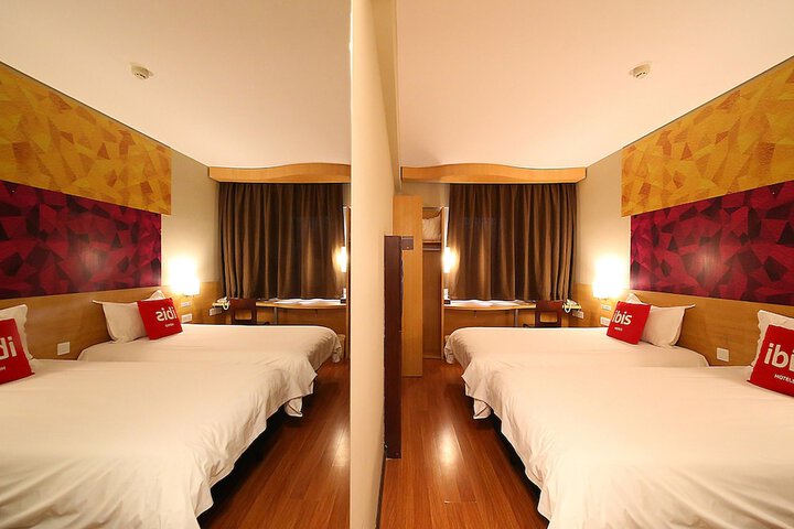 Room 7 of 70
