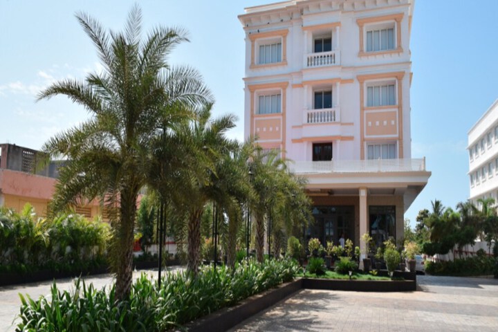 Hotel Exterior 27 of 28