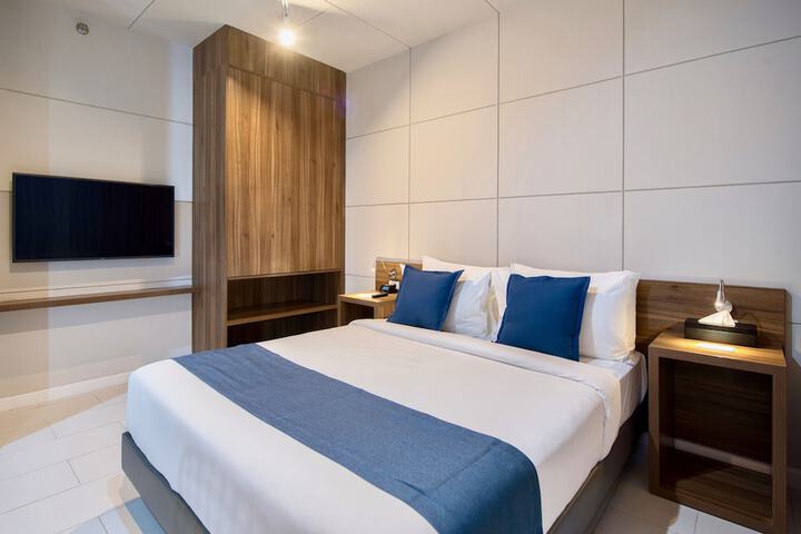 Room 5 of 61