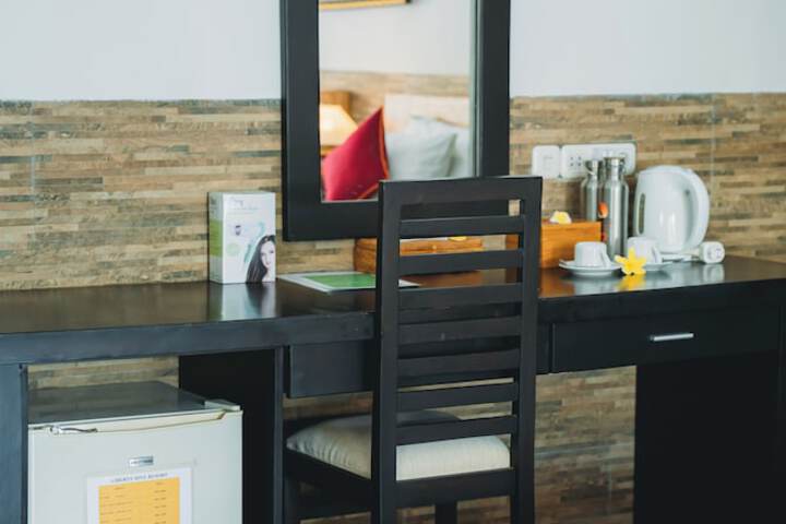 Room 105 of 176