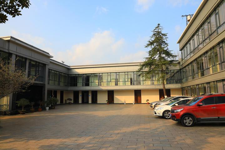 Baokang Hotel