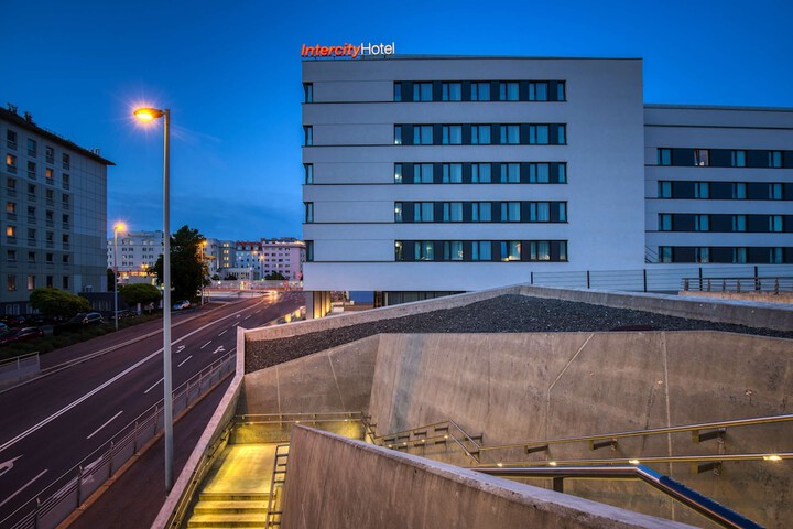 Hotel 53 of 66