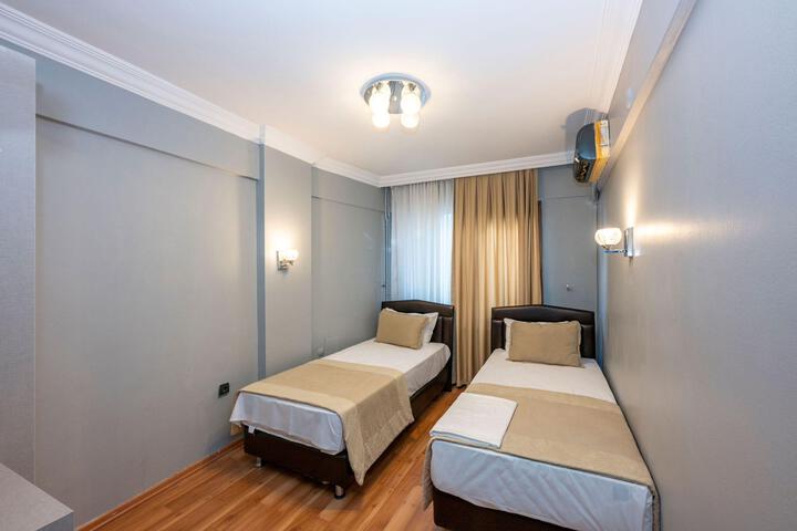 Room 18 of 21